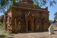 Birma (Mjanma), Bagan, świątynia z rzeźbami słoni