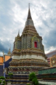 Tajlandia, Bangkok, świątynia Wat Pho, Phra Maha Chedi Si Rajakarn - stupy dedykowane pierwszym czterem królom z dynastii Chakri