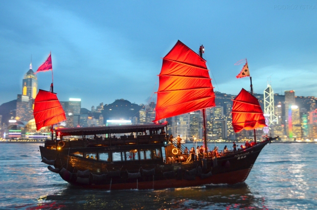 Chiny, Hong Kong, statek wycieczkowy w Victoria Harbour - Porcie Wiktorii