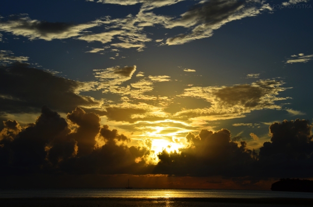 Filipiny, wyspa Boracay, wschód słońca na Bulabog Beach